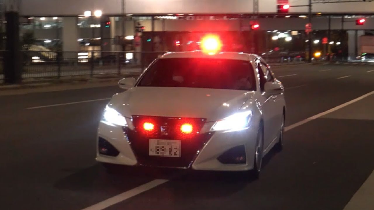 【取締り検挙の瞬間１０連発】速度違反車が逃げて白バイ出撃！逃走を試みるスクーターにFJRの白バイがサイレンで一蹴！信号無視を現認した瞬間、颯爽と現る覆面パトカーの格好良さがエグい！一時停止を守らず捕ま