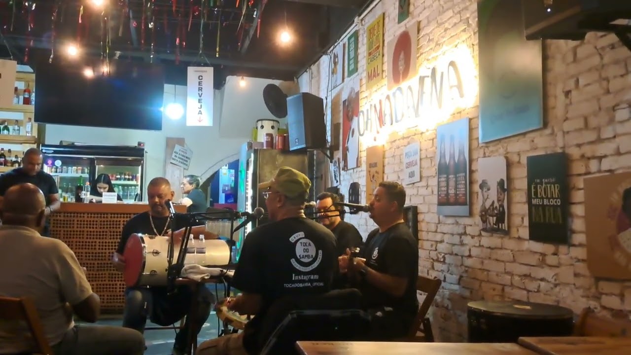 Sextou com meus pais no ohmadalena bar para ouvir meus amigos do Grupo Toca do samba .parte 4