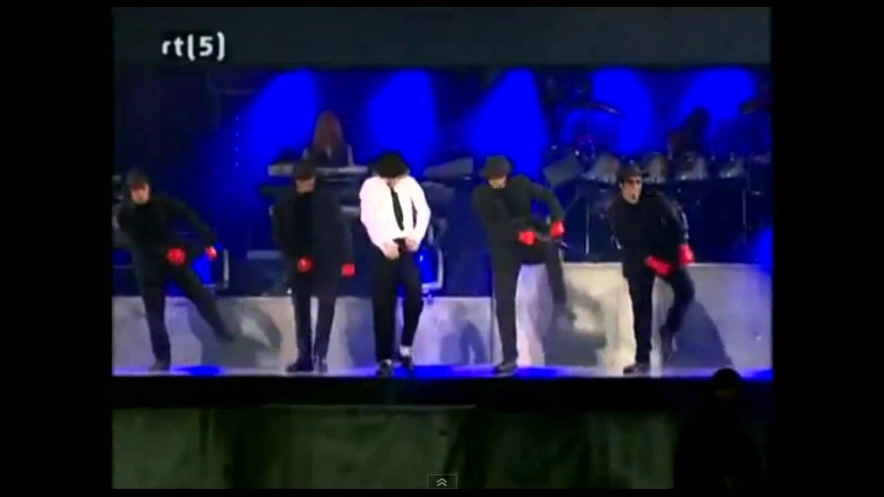 MJ's body rocks- he can teach us a thing or two- yeah o yeah. ( Bodyrox- Luciana feat)