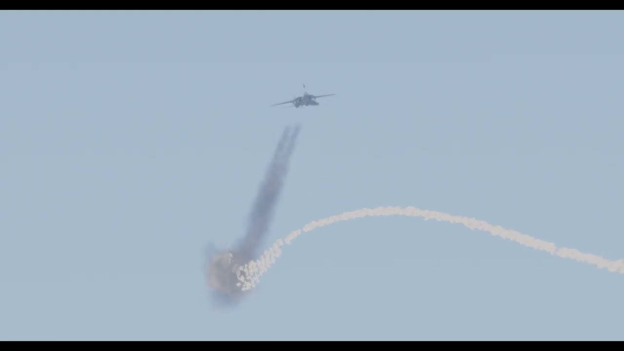 2 минуты назад! Два иранских истребителя F-14 «Томкэт» были сбиты американо-израильской ракетой.