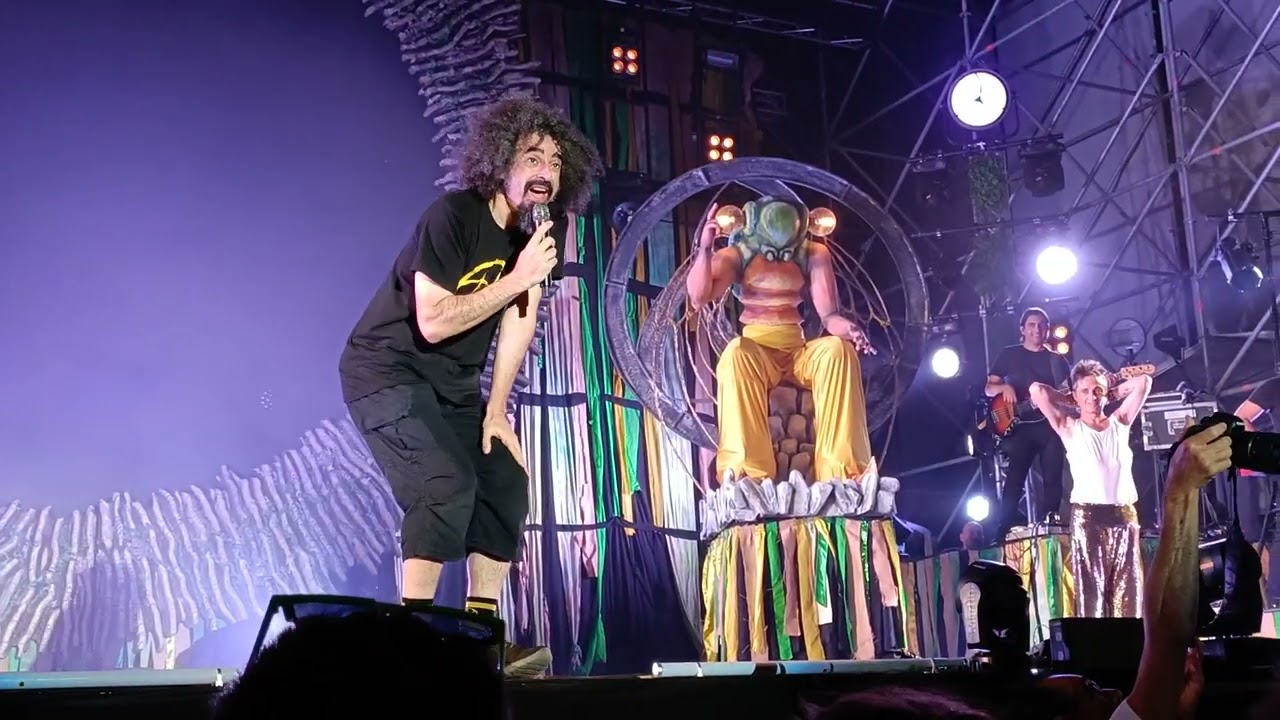 CAPAREZZA live 2022- 