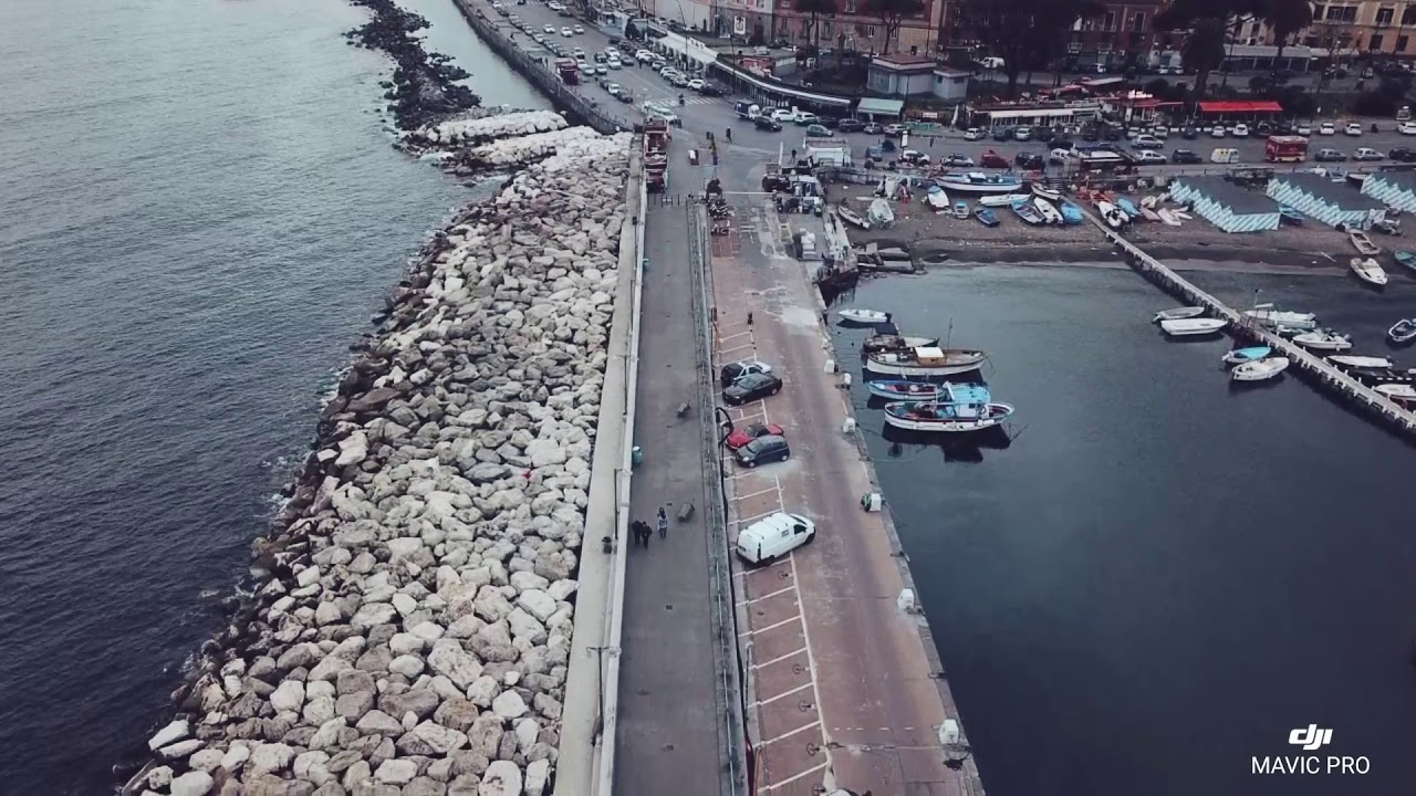 Napoli dalla Fenestella di Marechiaro e da Mergellina