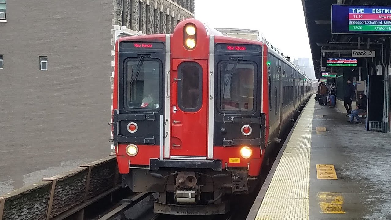 Metro-North Railroad: train action at Harlem-125th Street