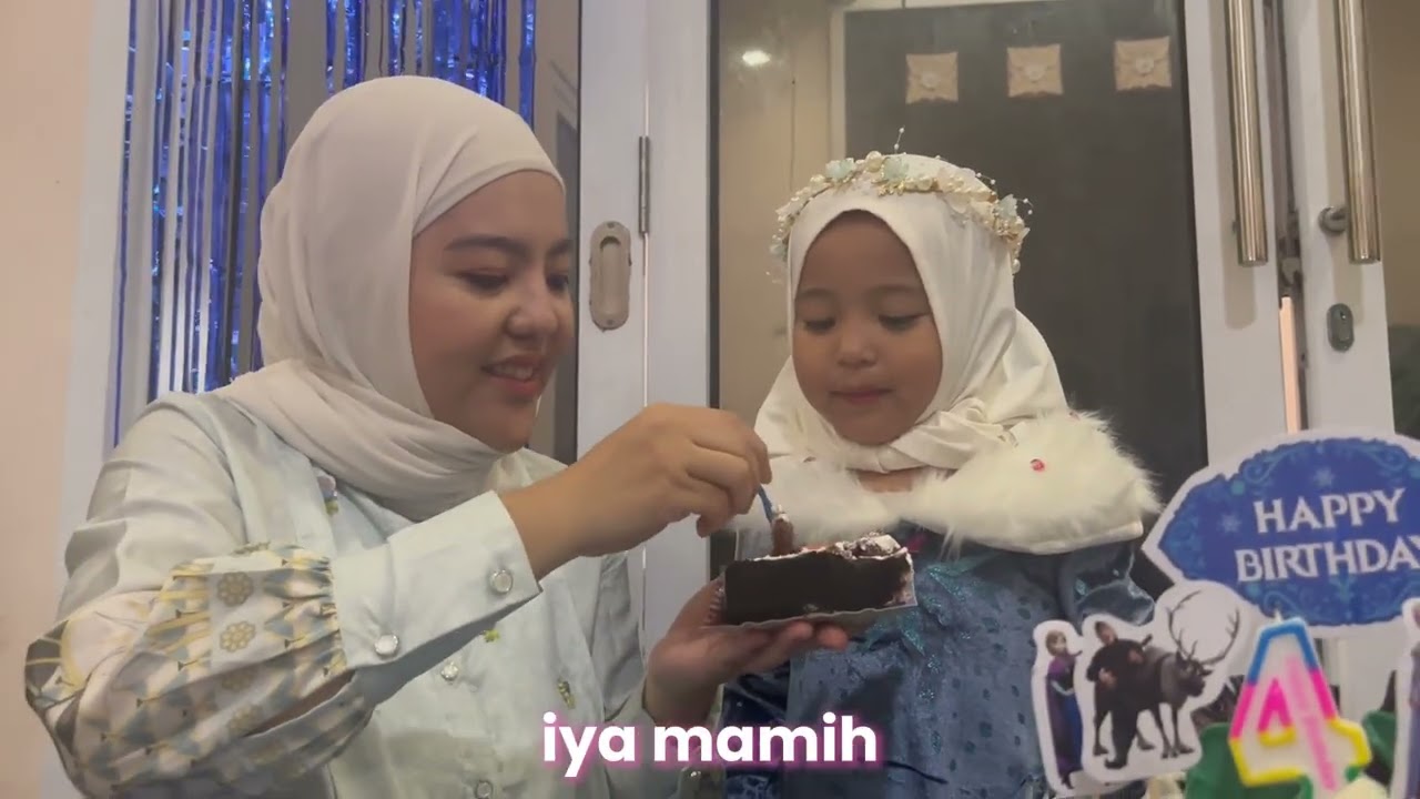 ULANG TAHUN AKU YANG KE 4 JADI ELSA FROZEN