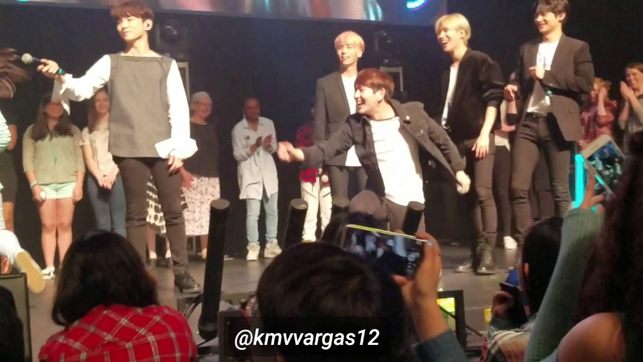 SHINee Chicago - Onew Charades Game
