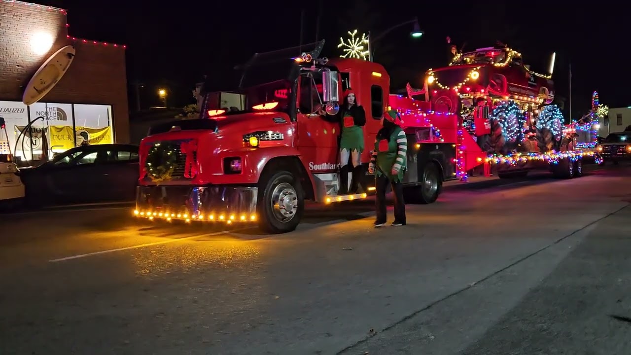 The 2025 Guntersville Alabama Christmas Parade.  December 13th 2025