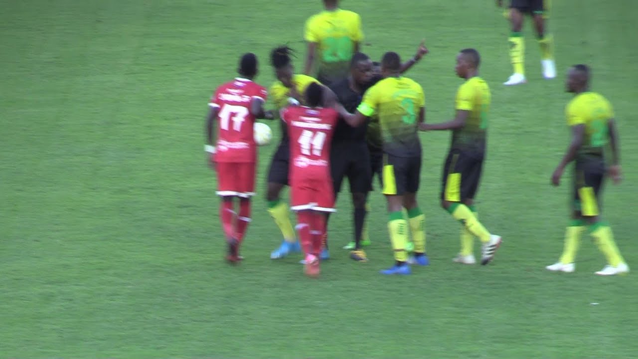 NGUMI ZAIBUKA UWANJANI, YACOUBA na MIQQUISONE WASUKUMANA, SIMBA vs YANGA,  HAPATOSHI kwa MKAPA..