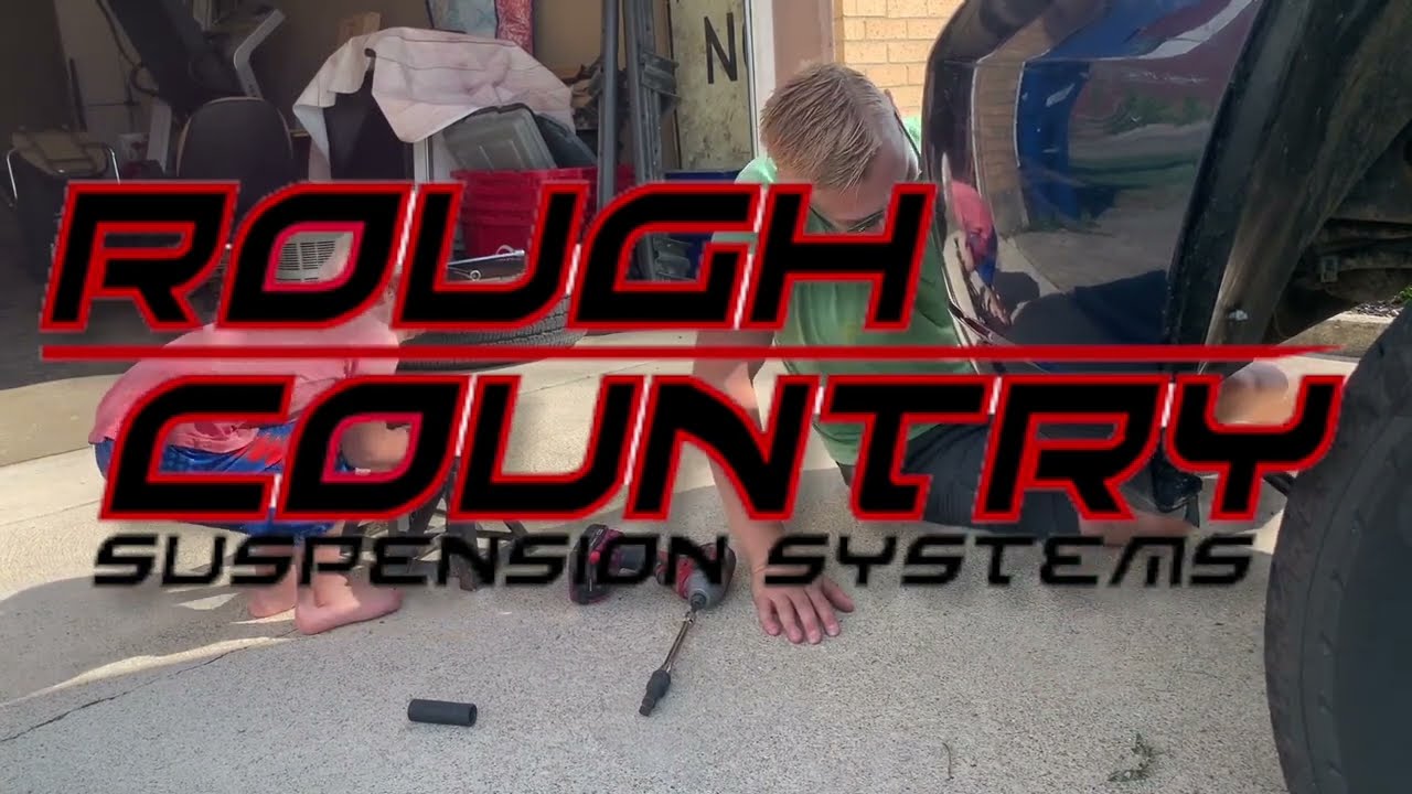 Установка комплекта для выравнивания подвески Rough Country на Chevy Trailblazer (005)