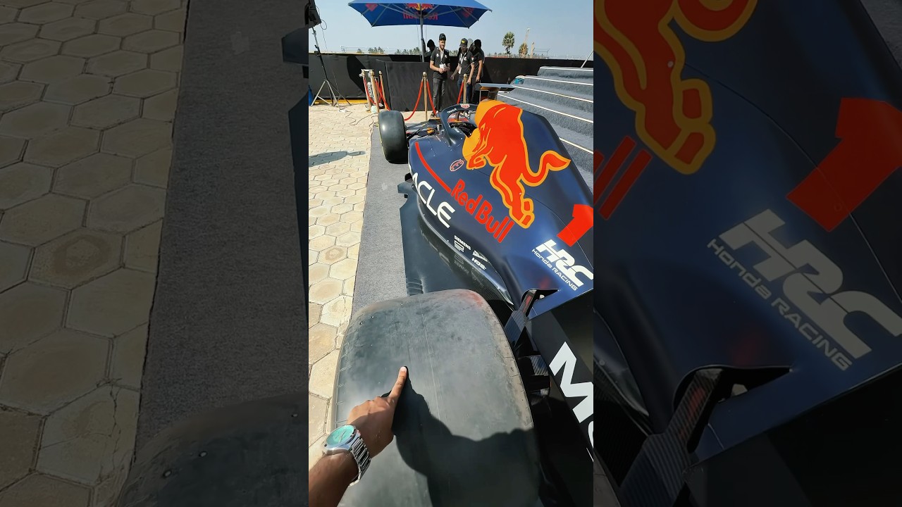Redbull F1 Car! Carbon fiber Super Lightweight moving with one finger!