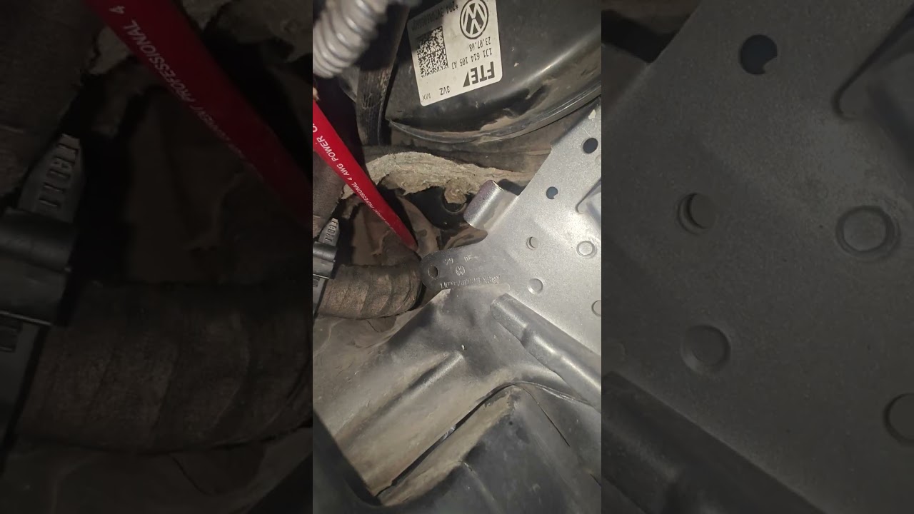 Por dónde pasar el cable de corriente para mis amplificadores Jetta A4 