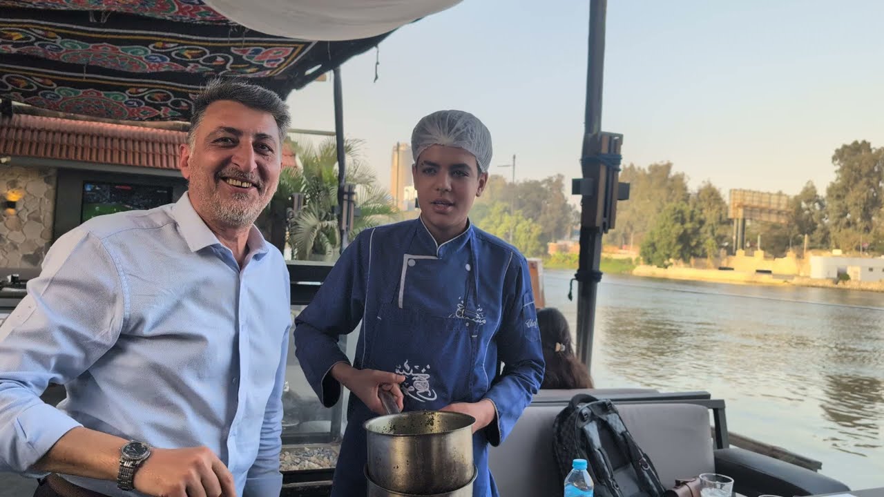 الملوخية المصرية بالطريقة التقليدية