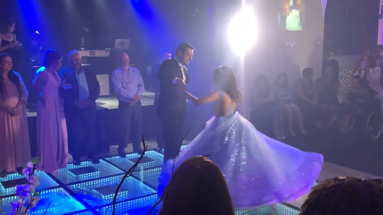 Valsa Pai -15 anos da Le - A Thousand Years