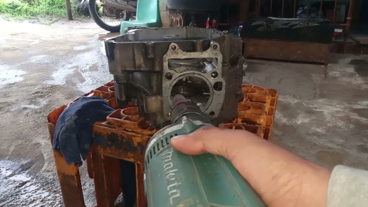 CRANKSHAFT PORTING FOR 62MM BORE | XRM 125 | EJM VLOG