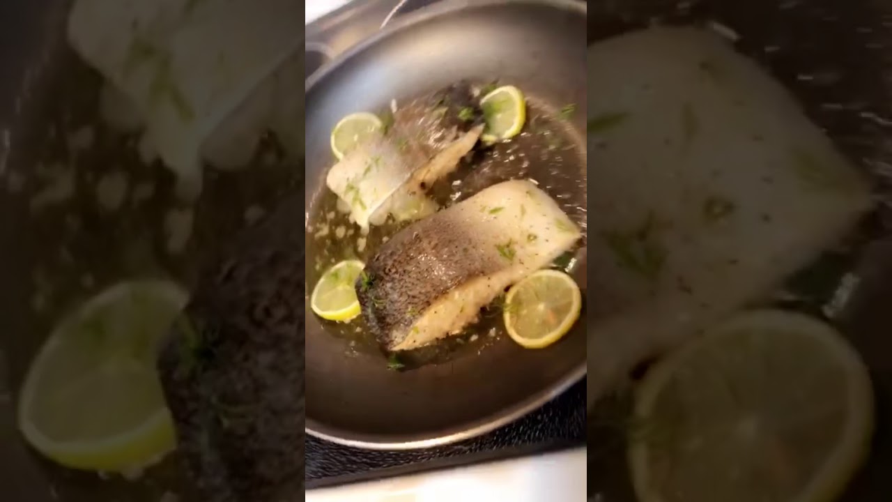 شوربة سلمون وقطع سمك السلمون بالكريمه