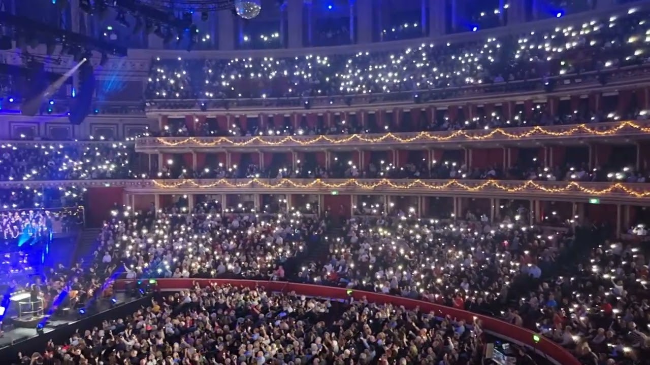 A Million Dreams - Anna Lapwood's Christmas at the Royal Albert Hall 18.12.2025
