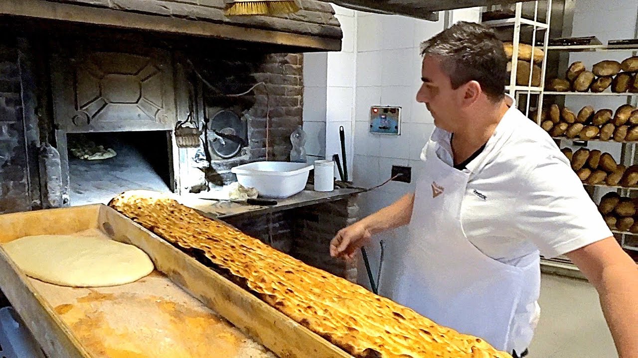 Pane e Pizza meravigliosi cotti in un Forno a Legna del 1906 ad Ariccia - Roma 🇮🇹 Street Food Italia