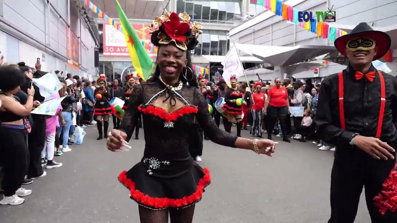 AMBIANCE CARNAVAL FOIRE DE PARIS 2025 PORTE DE VERSAILLES. UN FILM DE Eddy OZIER-LAFONTAINE.