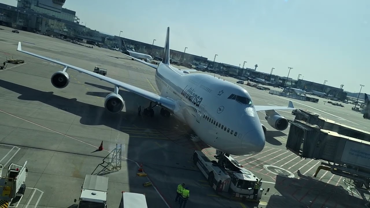 LH760 to Dehli D-ABVW B747-400 pushabck and roll out at frankfurt airport 