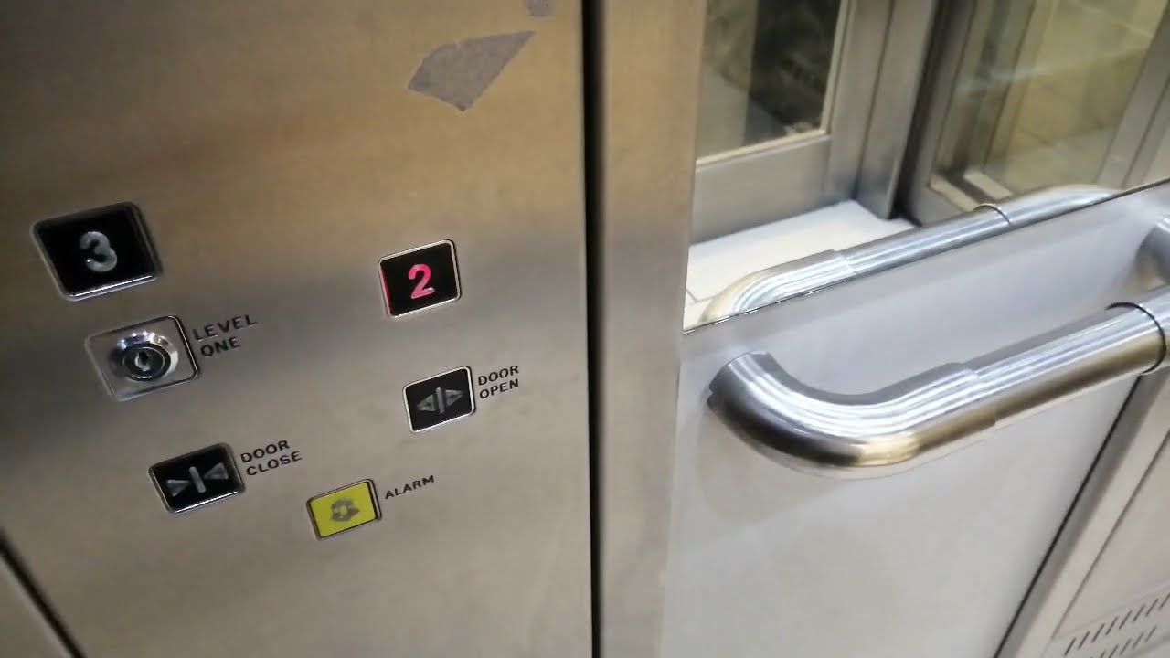 Oakland Lift @ Next, Derbion Centre, Derby