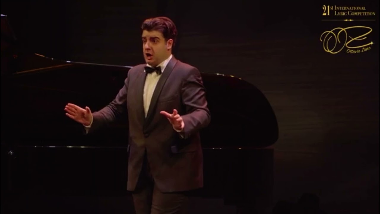 "Ho un gran peso sulla testa" Taddeo da L'Italiana in Algeri Pierpaolo Martella