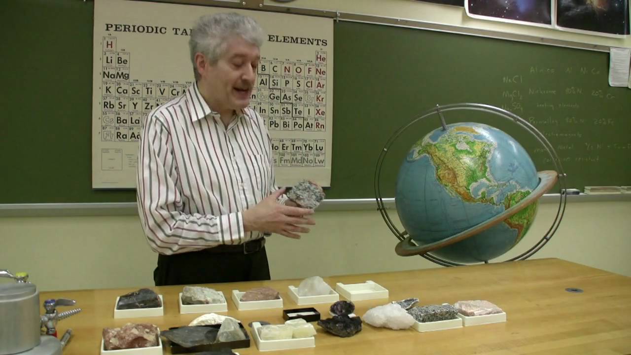 Rocks & Minerals : What Is the Mineral Content of Granite?