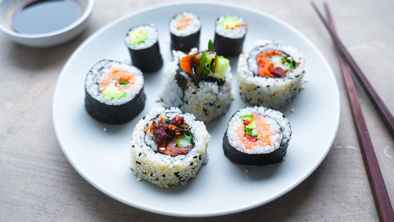 Sushi Maki 🍱 czyli przepis na zawijanie rolek Hosomaki, Futomaki i Uramaki