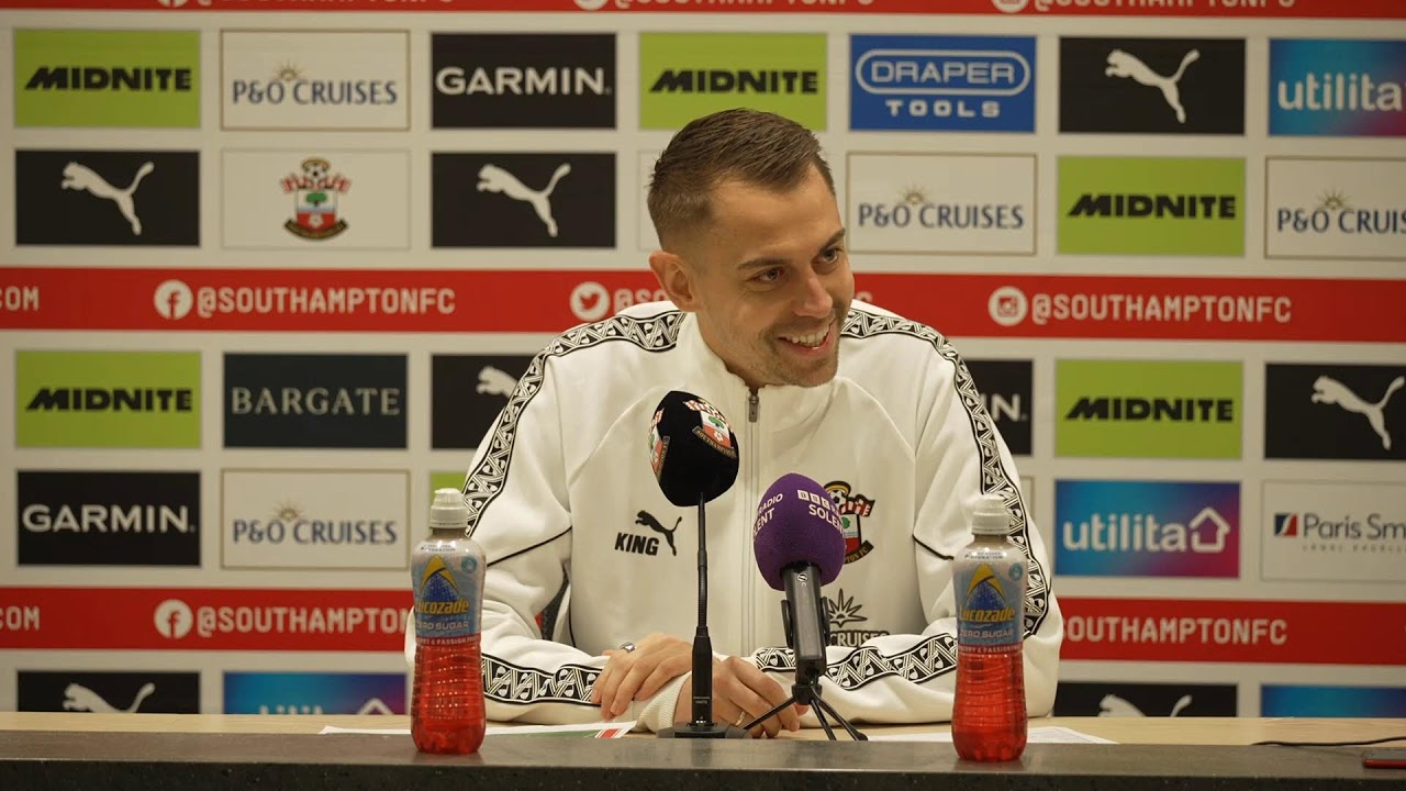 Press Conference Live: Eckert on Oxford