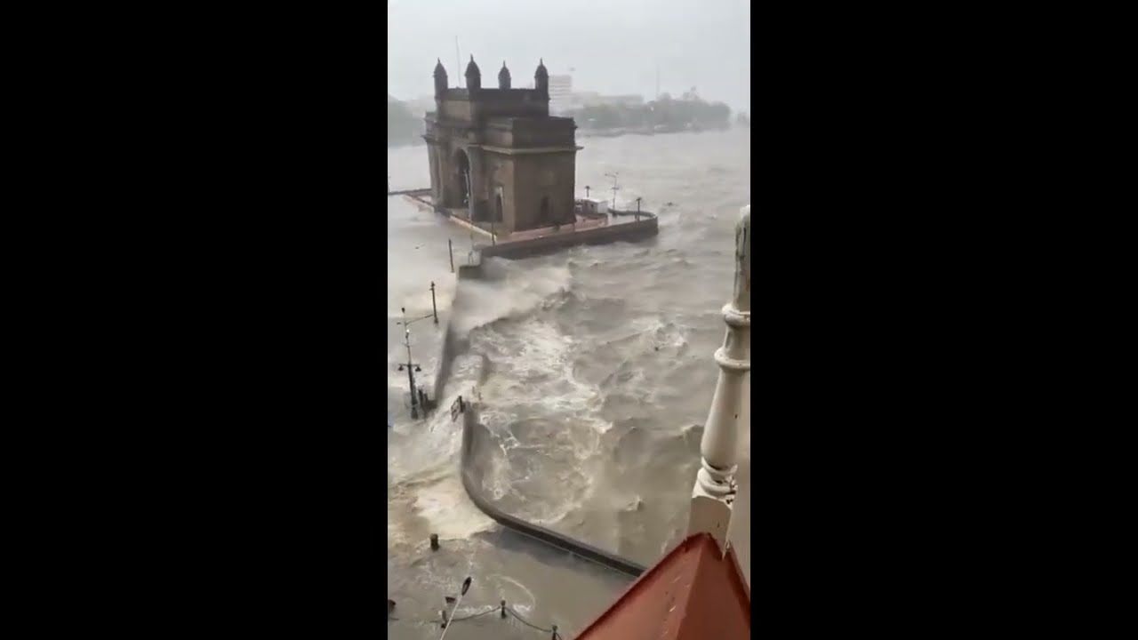 Gateway of India high tide