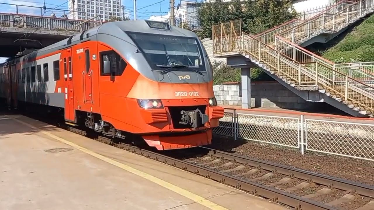 Pociągi, dworzec, kolej rosyjska, 3500km poza Moskwą
