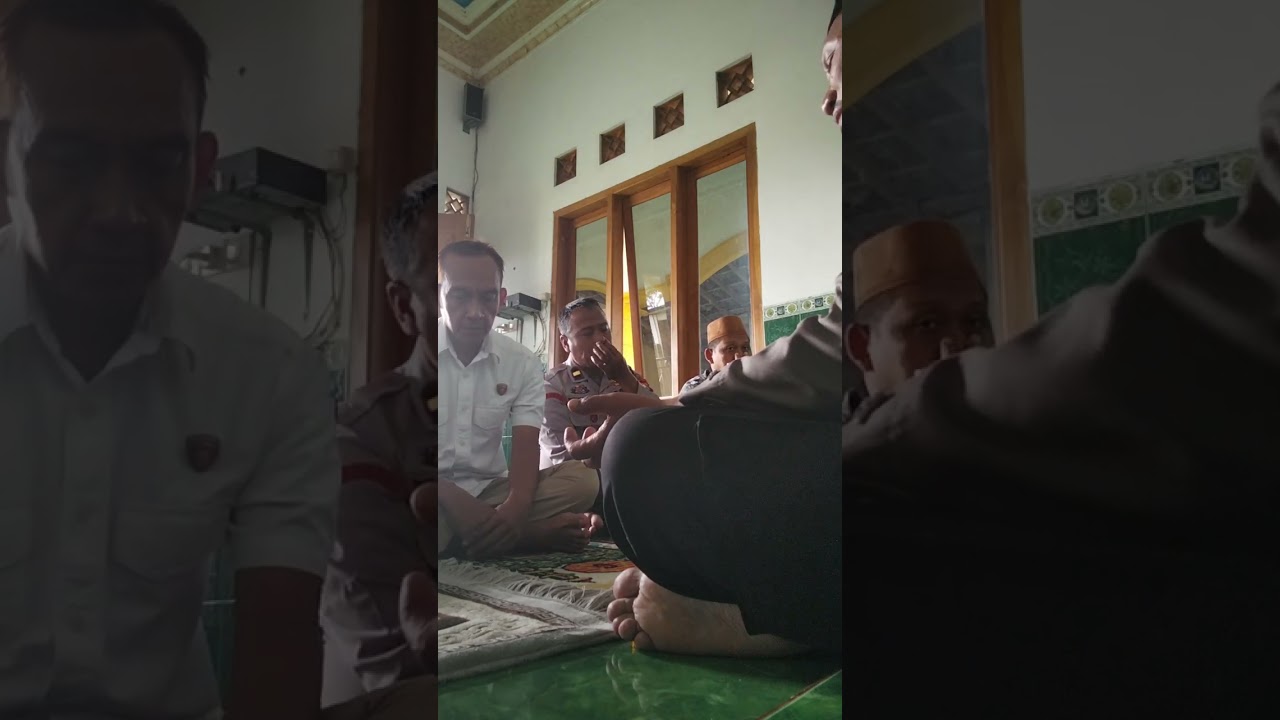 KULTUM DHOLAT DHUHUR DI MUSHOLA POLSEK KARAS, OLEH AKP DANANG RW KAPOLSEK KARAS RES MAGETAN JATIM 