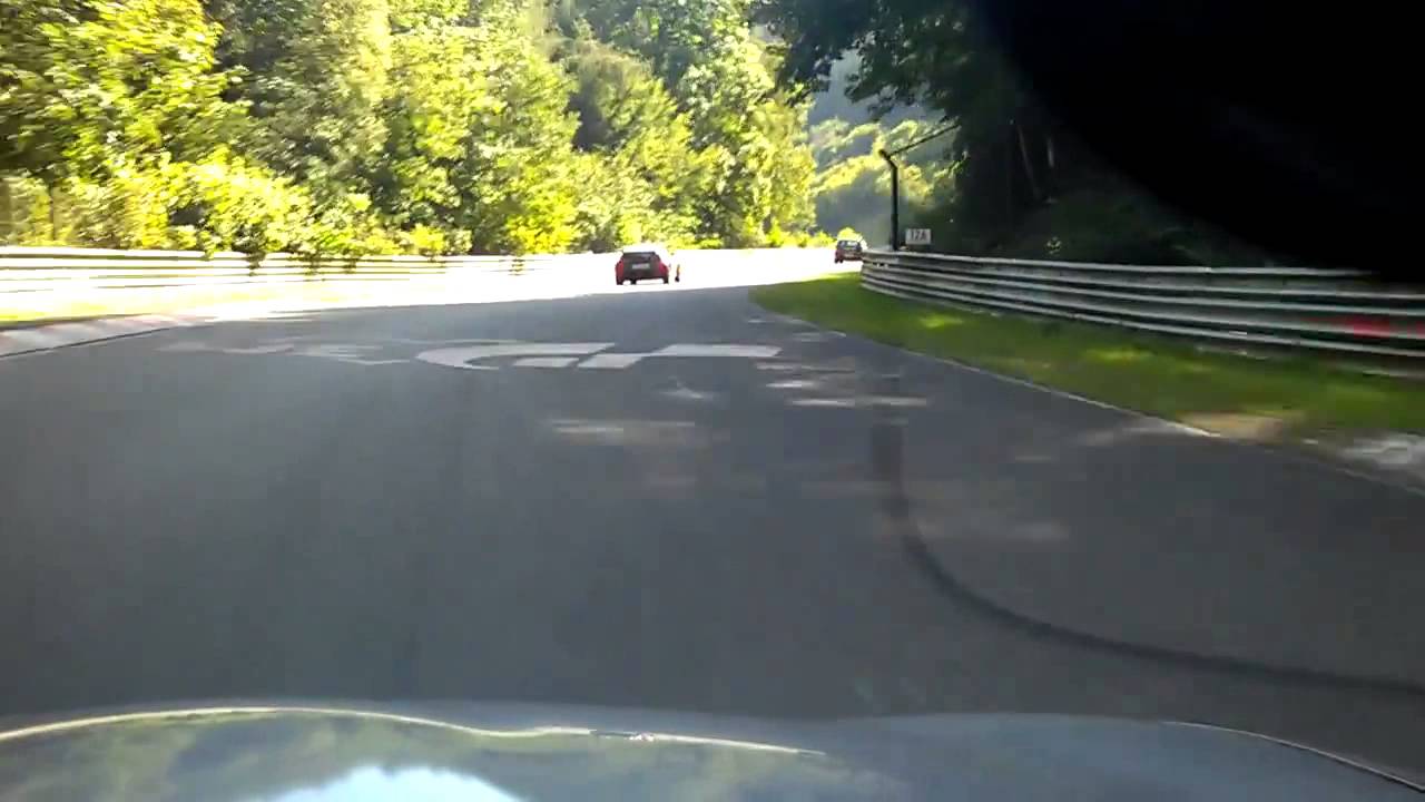 Mazda MX-5 vs Smart Roadster at Nurburgring