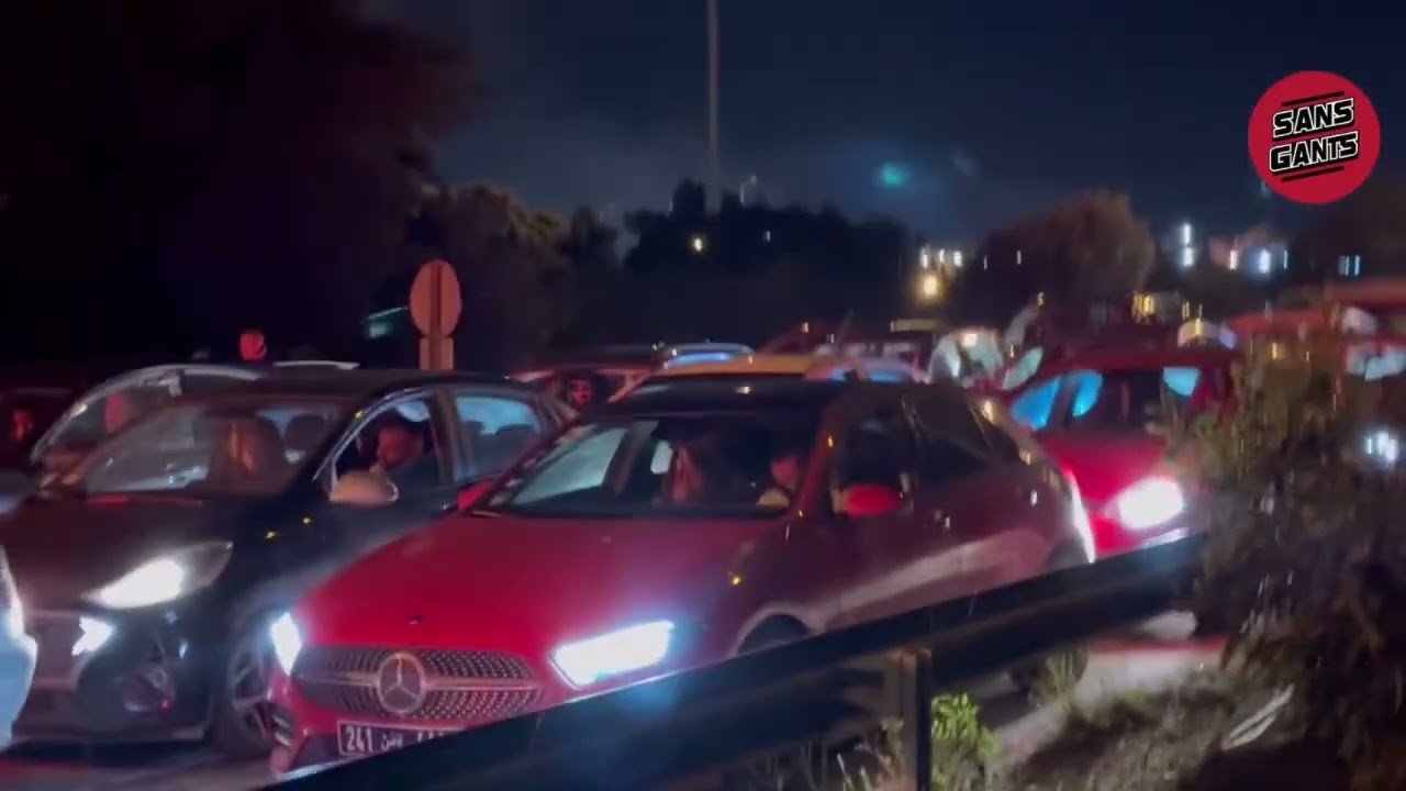 جماهير الترجي تشعل الأجواء خارج ملعب رادس