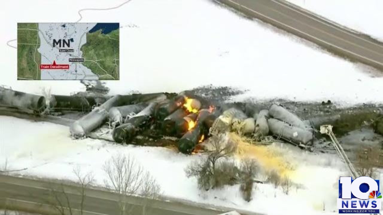 Ethanol train derails in Minnesota