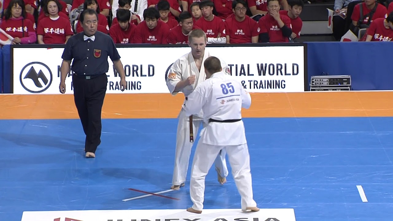 【新極真会】Court2 2ndRound2 man  Artur Dymarczyk vs Pavel Fefelov The 12th World Karate Championship