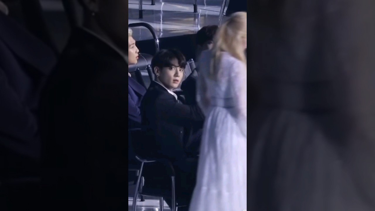 Jungkook is looking at nancy, so cute 😍🤧💕💓 