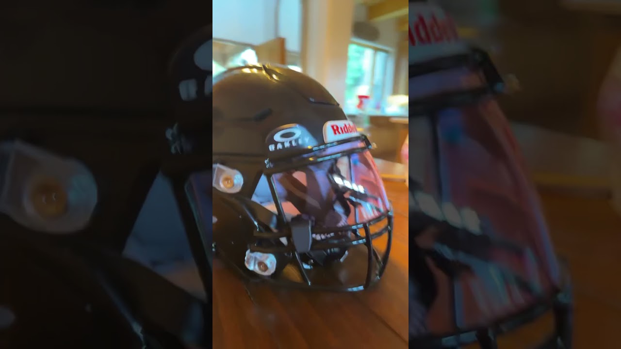 riddell Speedflex with Oakley visor  ￼￼￼ and sportsstar ￼￼chinstrap