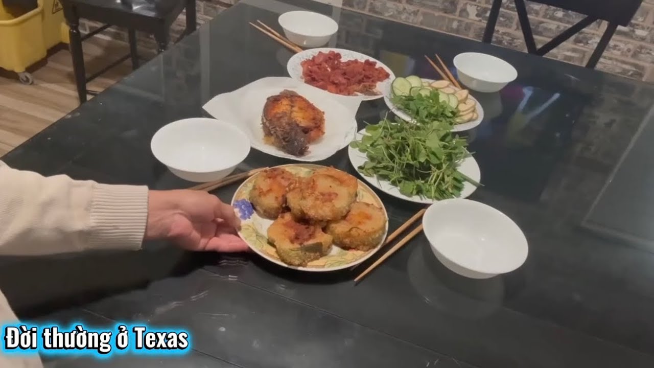 Đặc sản ngày Tết - Bánh tét chiên giòn Miền Tây 