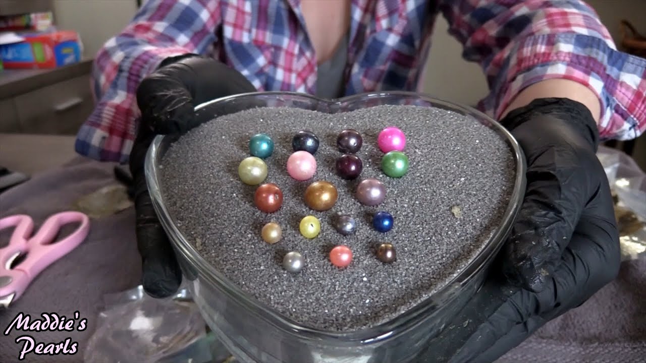 Shucking Oysters w/ Beautiful New Edison Pearl Colors Plus 2 Mystery Oysters Live Pearl Party