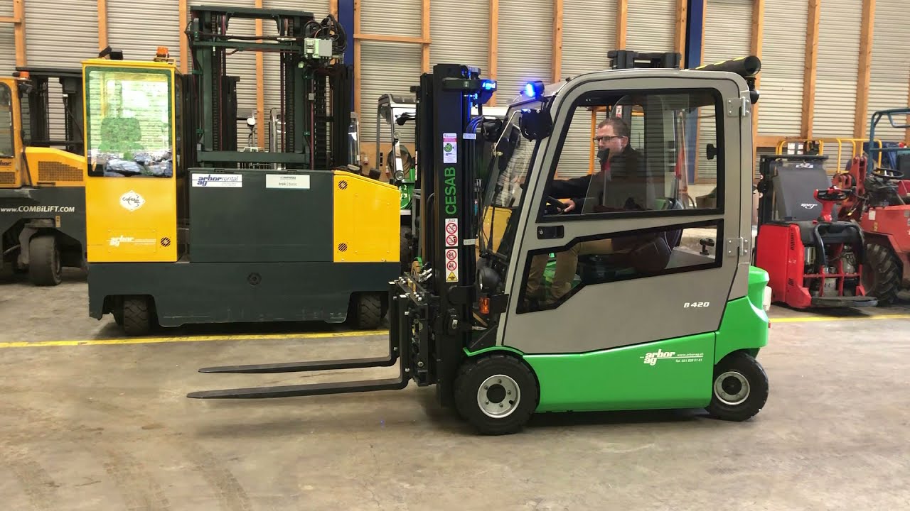 Auch bei Wind und Regen voll geschützt - CESAB Gabelstapler B420 mit Vollkabine