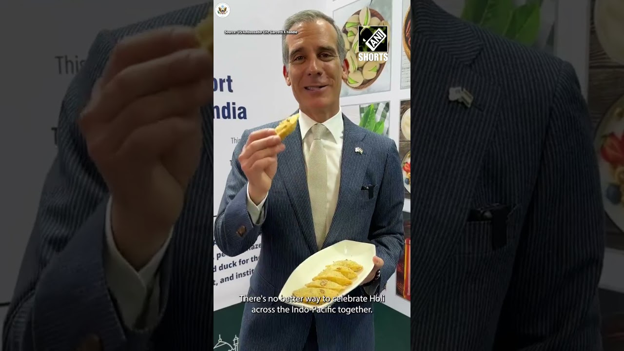 US Ambassador to India Eric Garcetti celebrates his first Holi in India