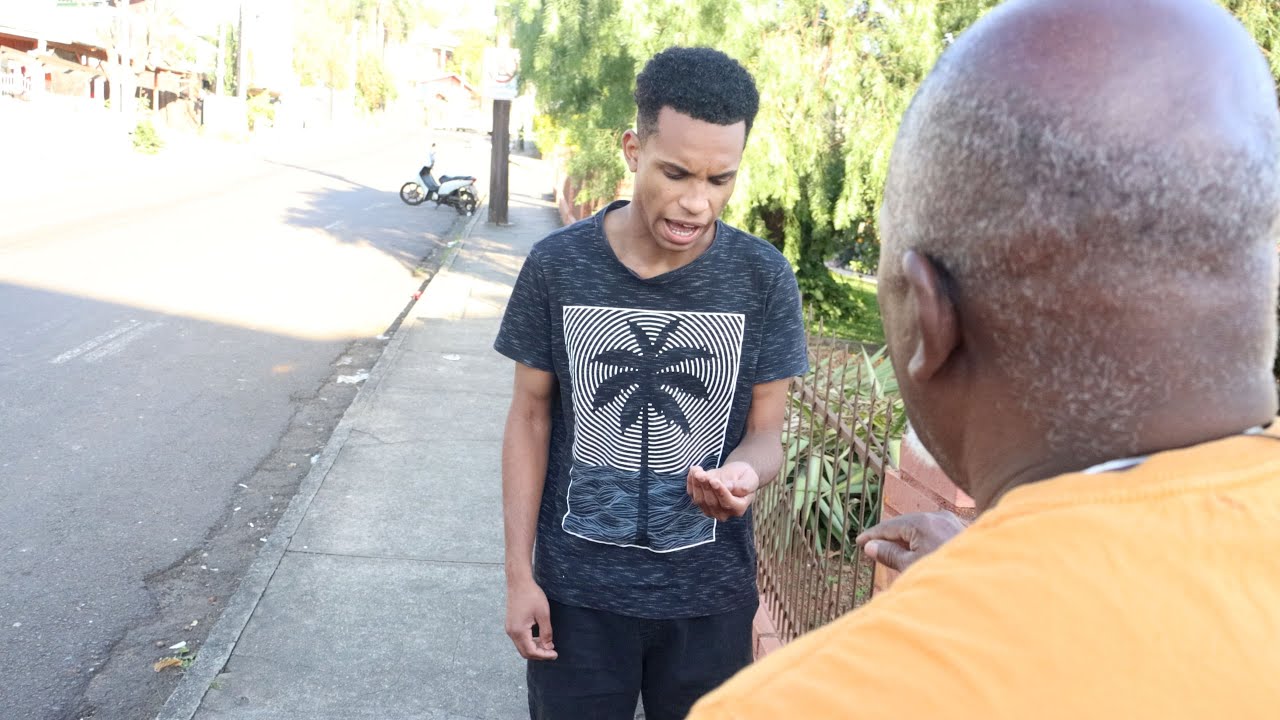 Milionário Dá Uma Lição a Jovem Mal Educado Para Que Valorize Seu Pai