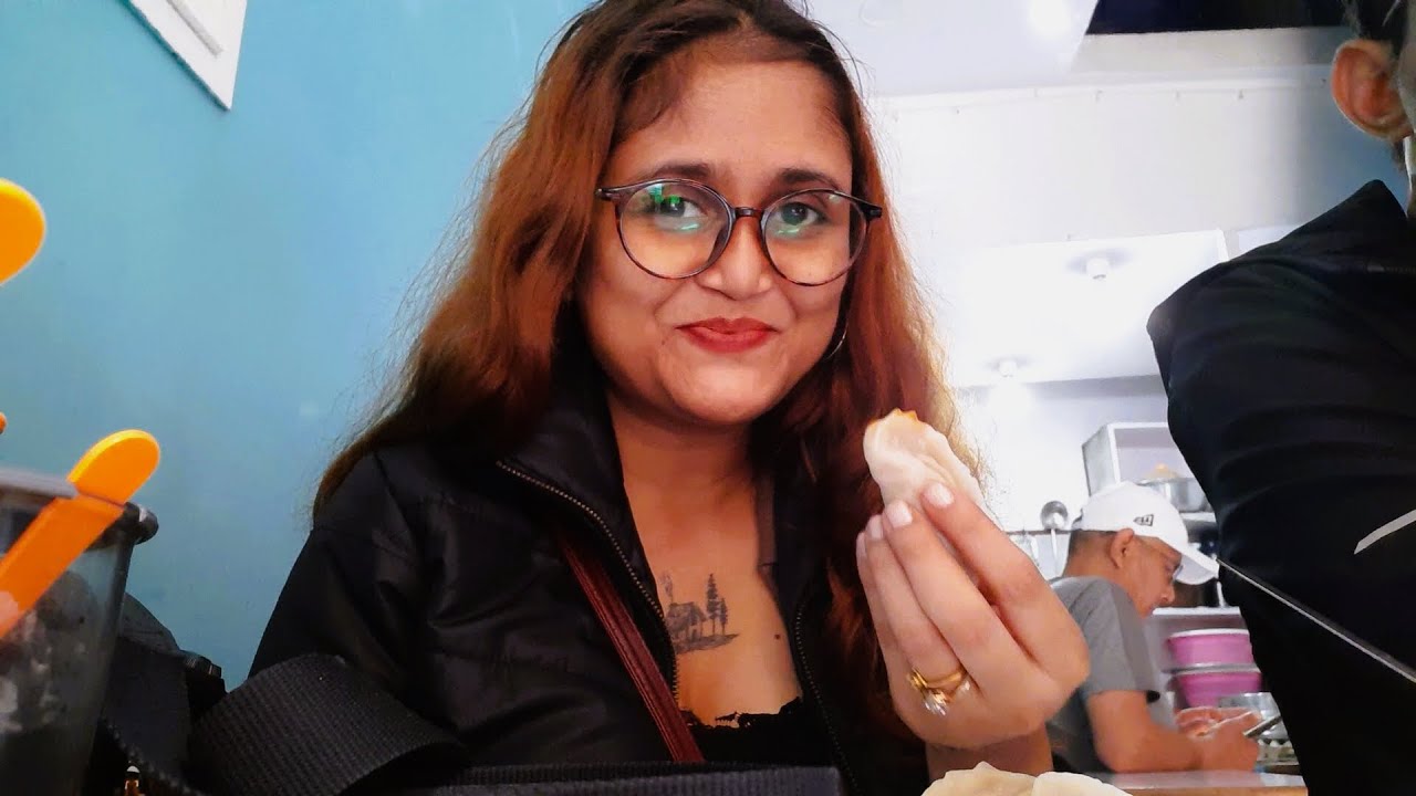 Best Local Food In Darjeeling | Momo | Thukpa | Food Review | Noori