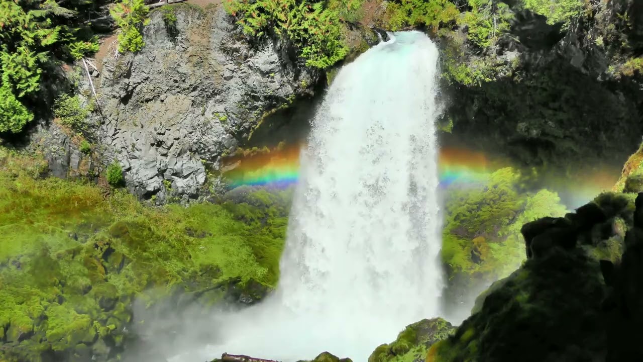 The waterfall, nature in 4K – best moments of relaxation