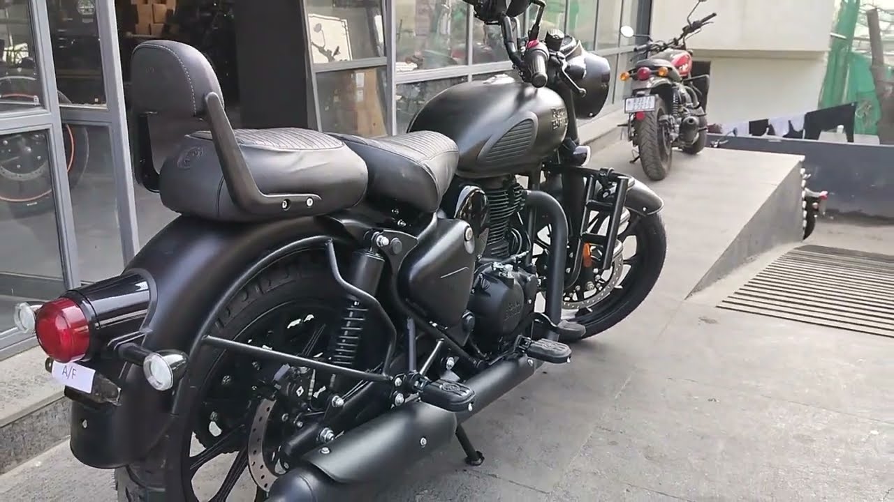 🔥 Royal Enfield Classic 350 Stealth Black | Features | Price | Accessories | Finance 💰