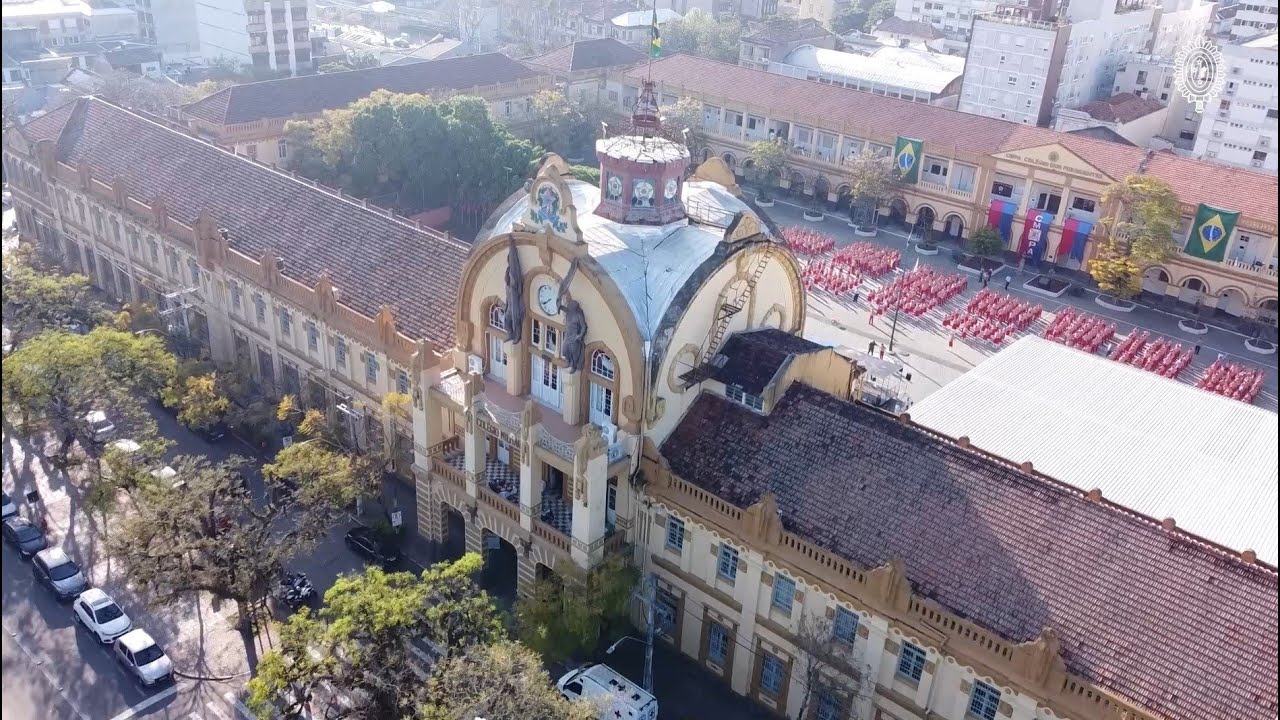 Colégio Militar de Porto Alegre é visitado por autoridades do Exército