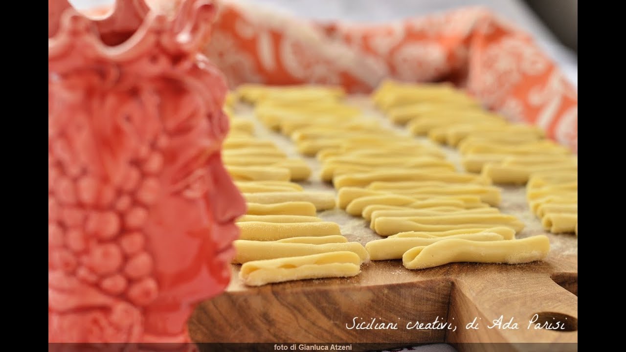SICILIANI CREATIVI - Maccheroni siciliani al ferretto - Homemade sicilian maccheroni