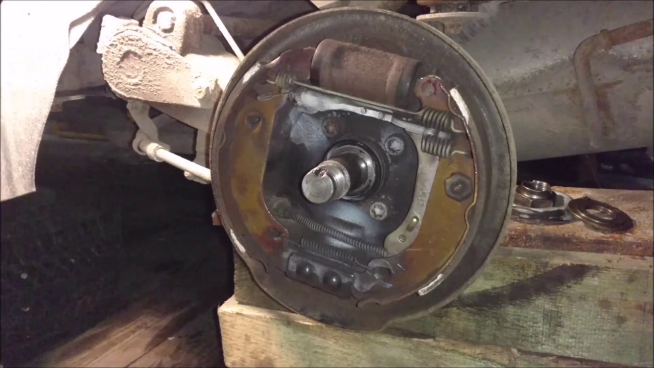 Peugeot 206 2004 1.1 wymiana szczęk i cylinderka hamulcowego.tył
