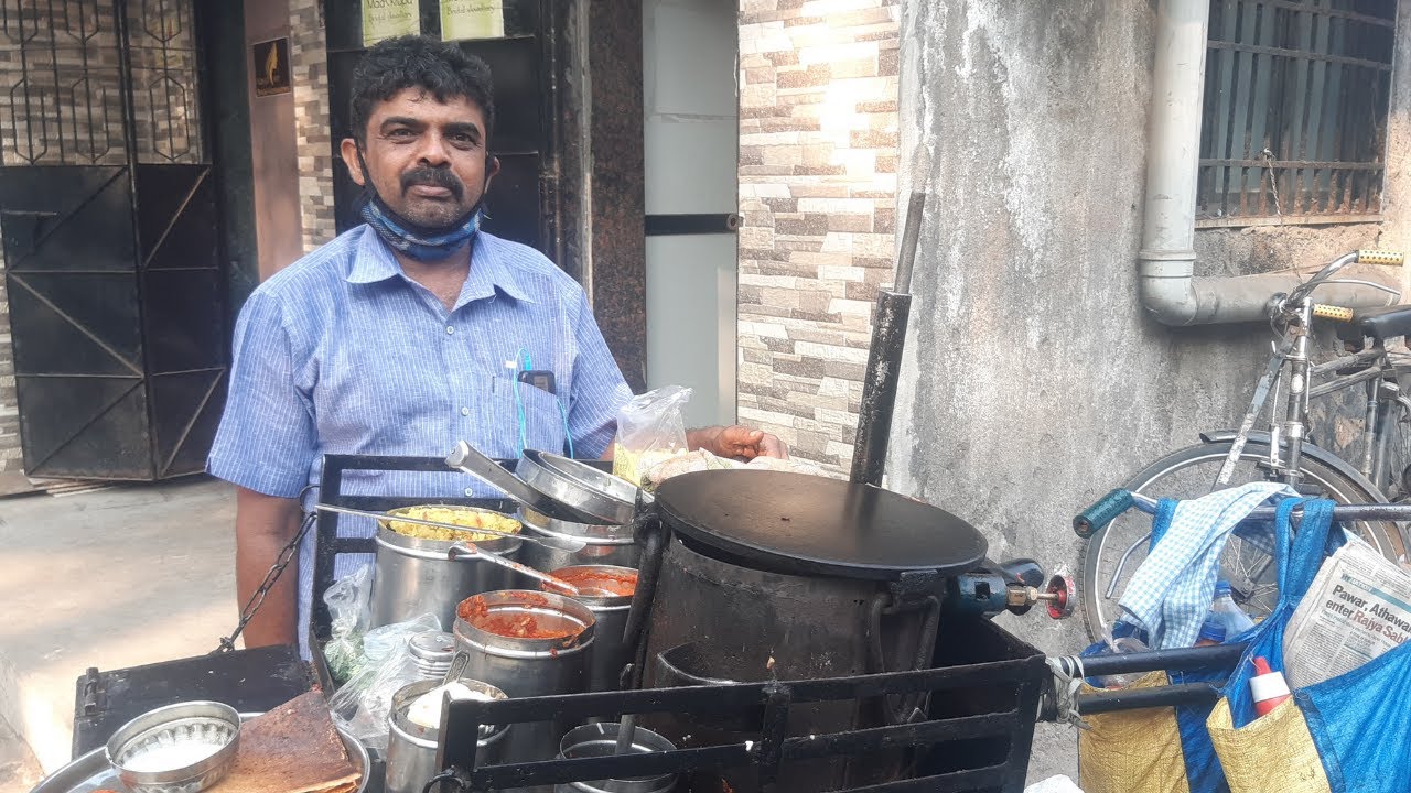 Mumbai Man selling Dosa on Cycle From 20 years|| Indian Street Food part 2