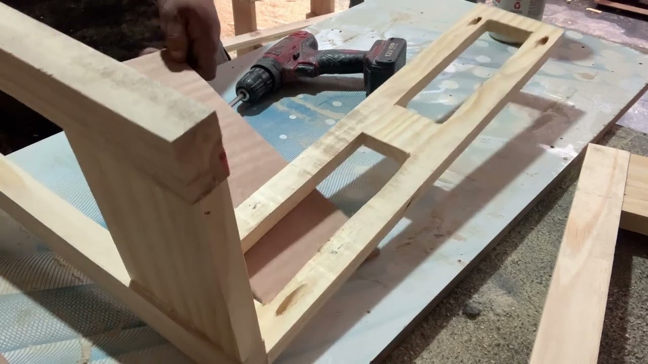 Ganhe dinheiro fazendo mesinhas e aparadores de madeira pallet