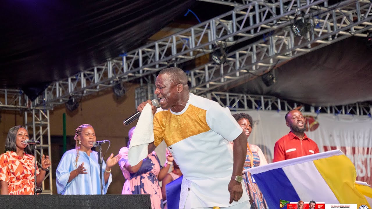 Hot Praise Groove Performance with Francis Amo | Powerful Gospel Praise 🔥
